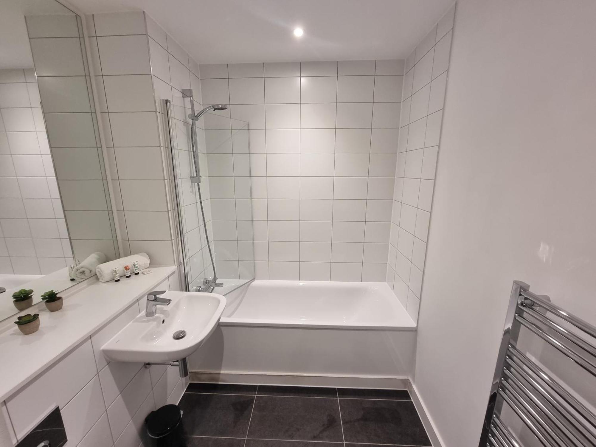 Trafford Suite Modern 1 Bed With Cinema Room Manchester Buitenkant foto